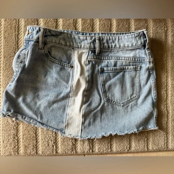 PacSun Two Tone Denim Mini Skirt Y2K Raw Hem Size 28 Blue White - Picture 6 of 9